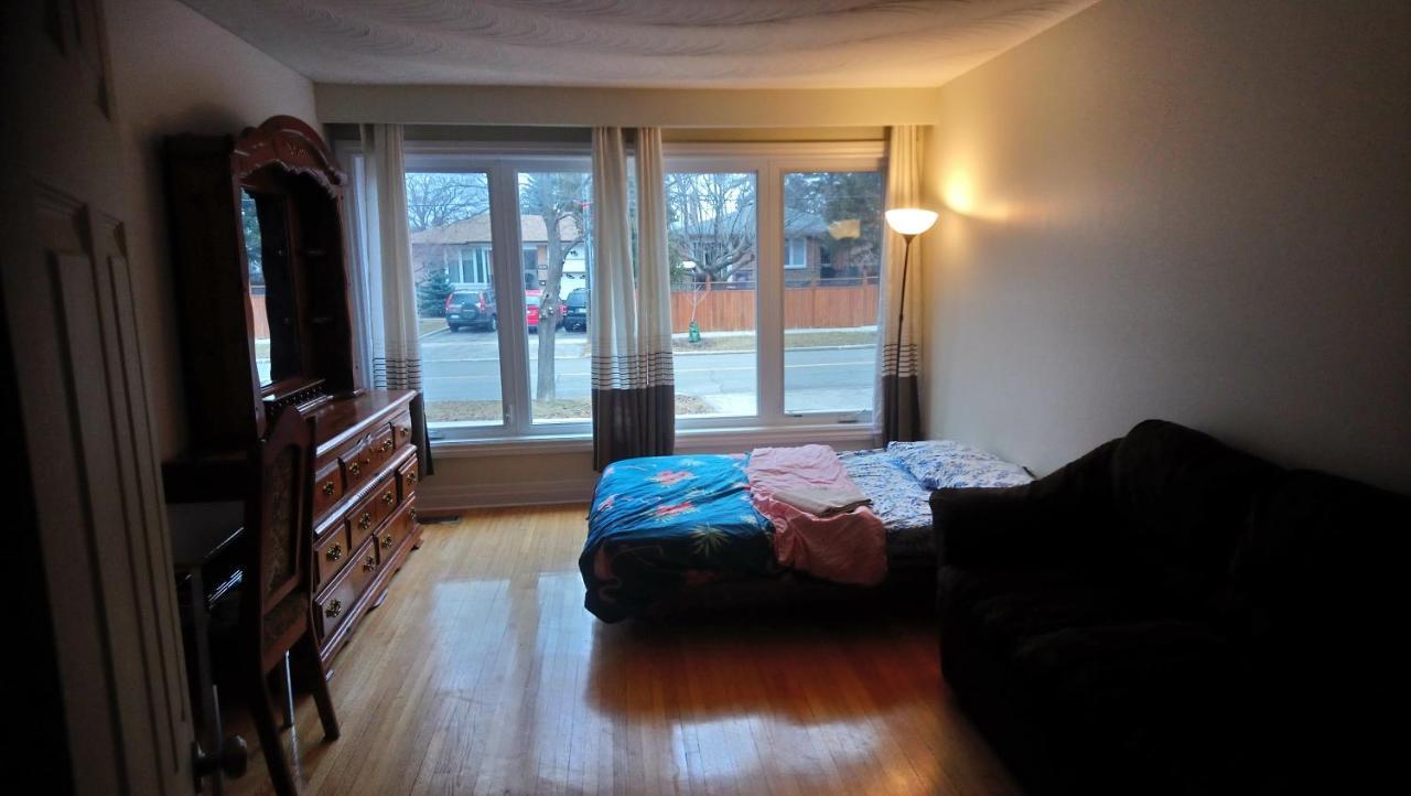 Private Rooms 5 Min Finch West Subway - York University Toronto Exterior foto